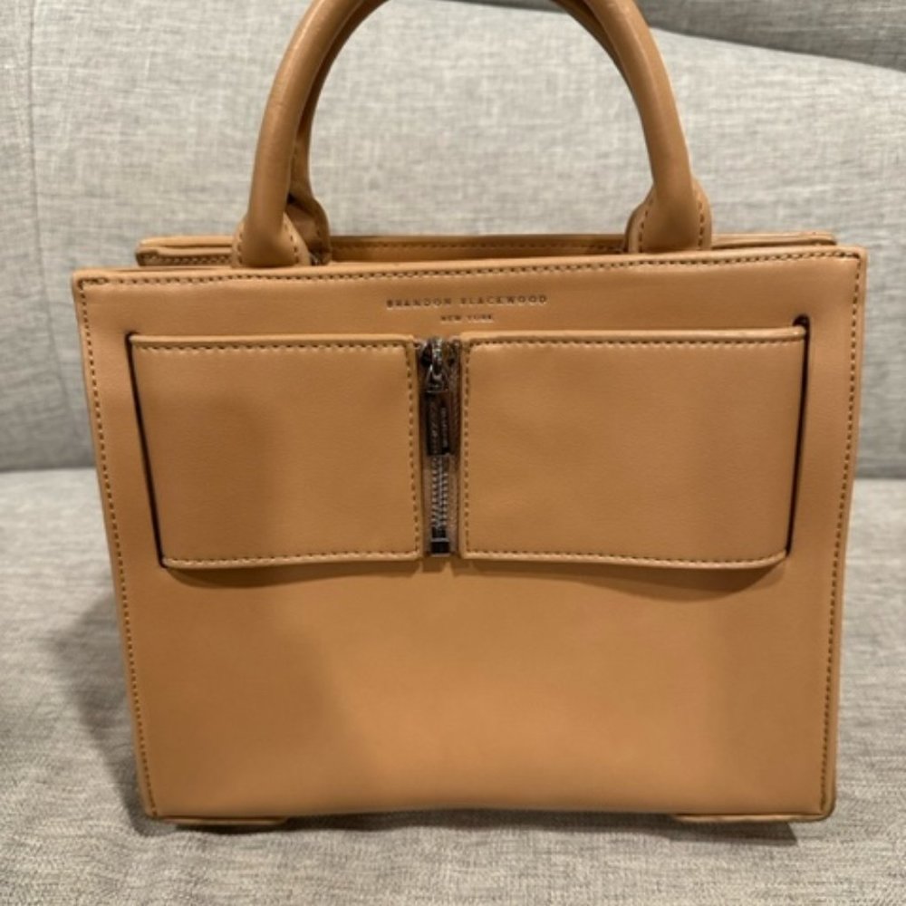 BRANDON BLACKWOOD Kuei Logo-Embossed Vegan Leather Medium Tote Bag - Picture 3 of 8